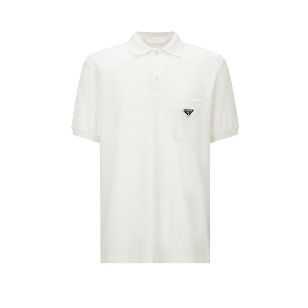 Polo blanco y negro