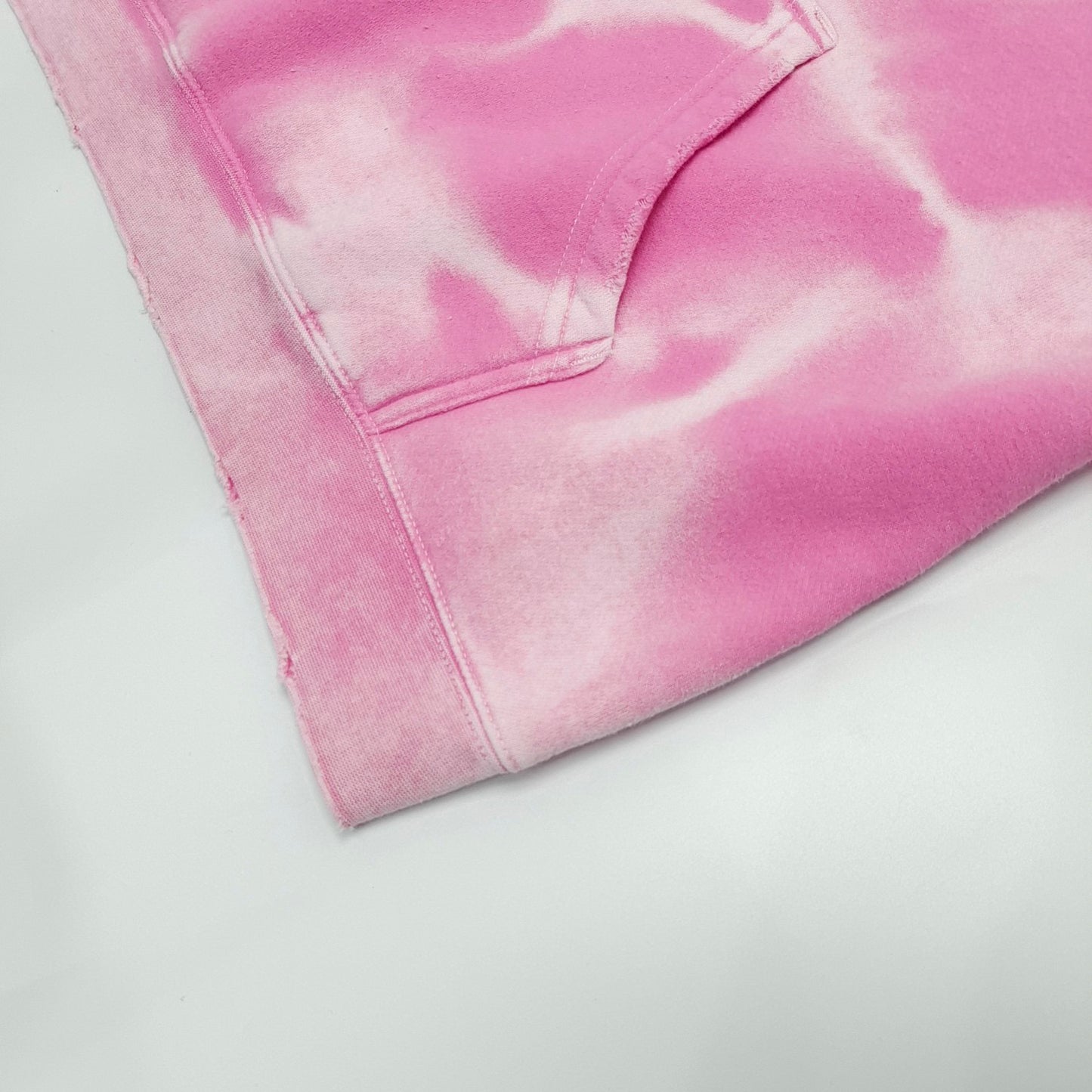 Sudadera con capucha amarilla y rosa