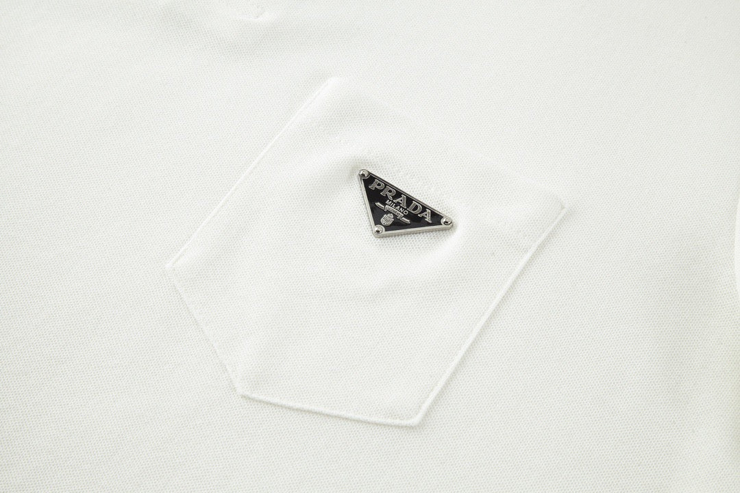 Polo blanco y negro