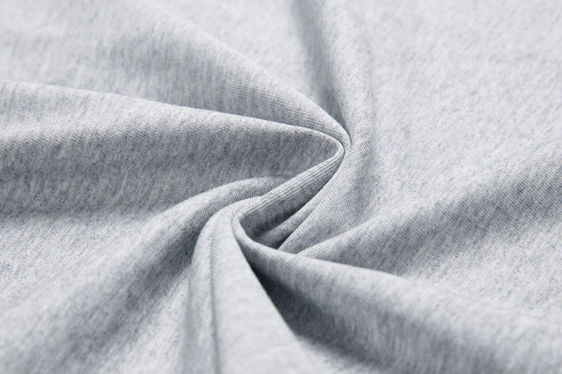 Camiseta gris y azul