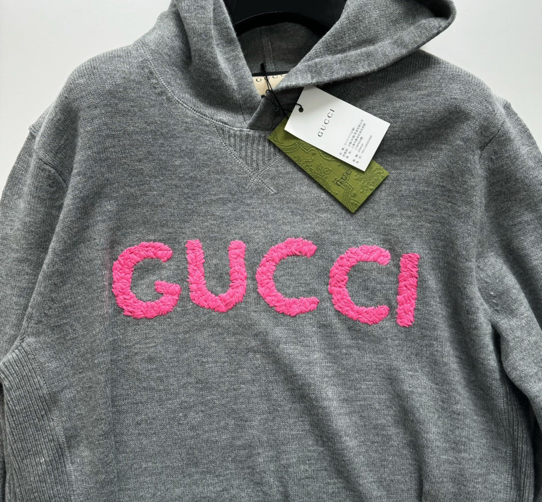Grauer Hoodie