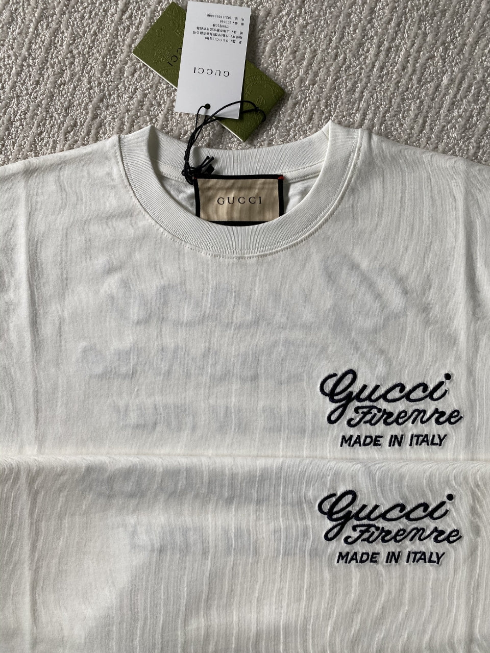 weißes T-Shirt