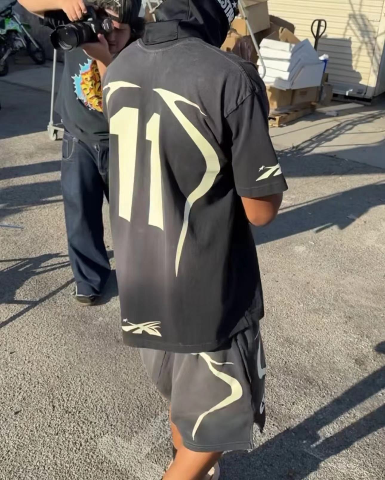 Camiseta negra oscura