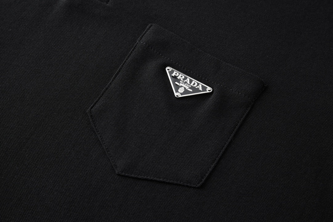 Polo blanco y negro