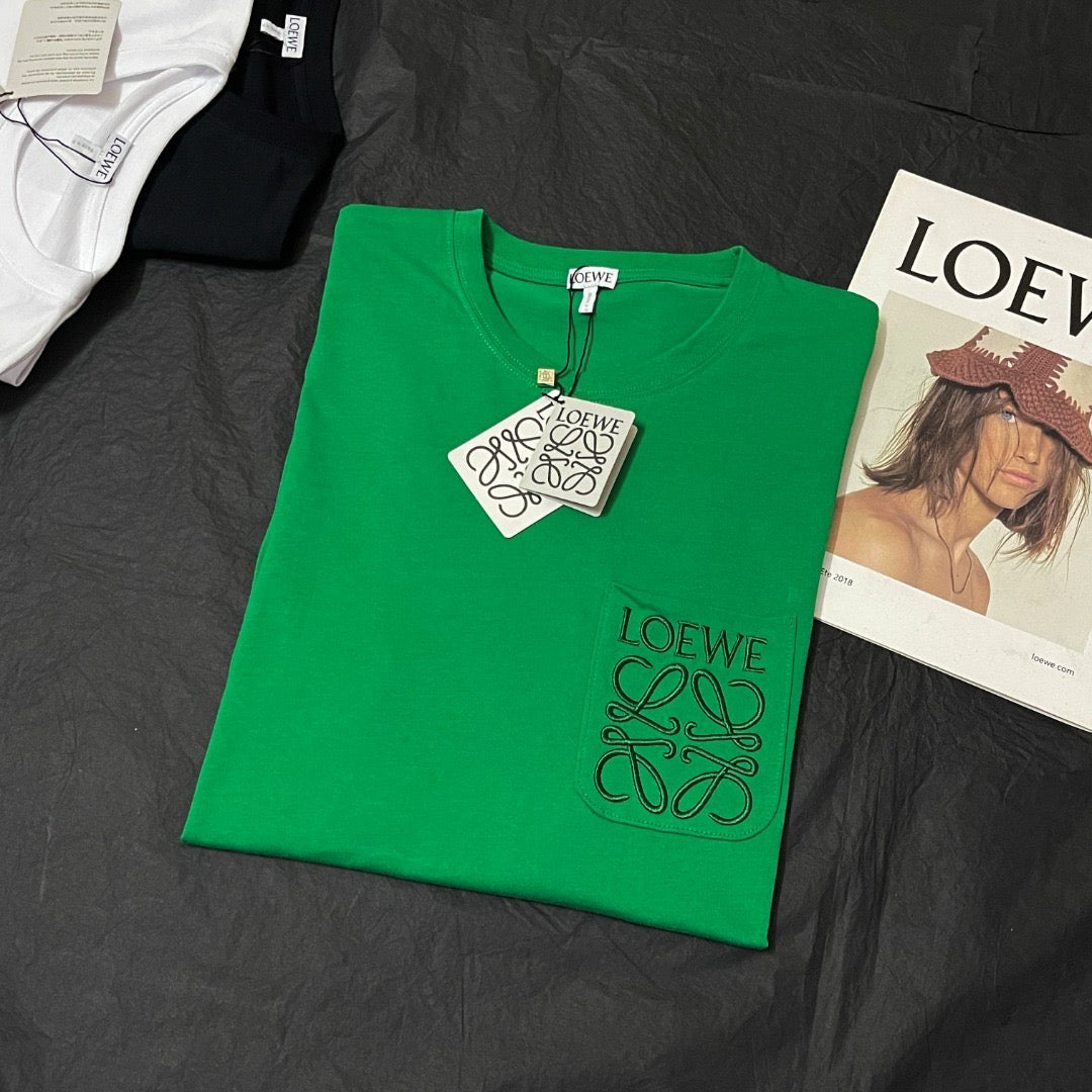 Camiseta blanca, negra y verde