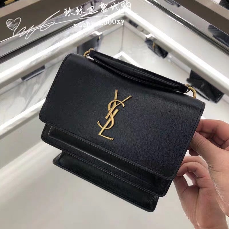 حقائب سوداء