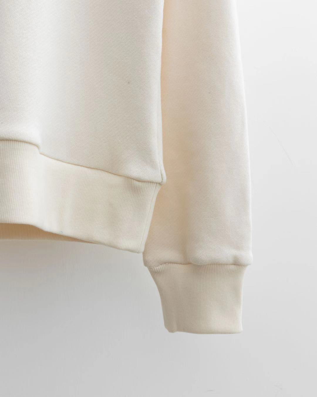 Sudaderas con capucha en blanco y negro