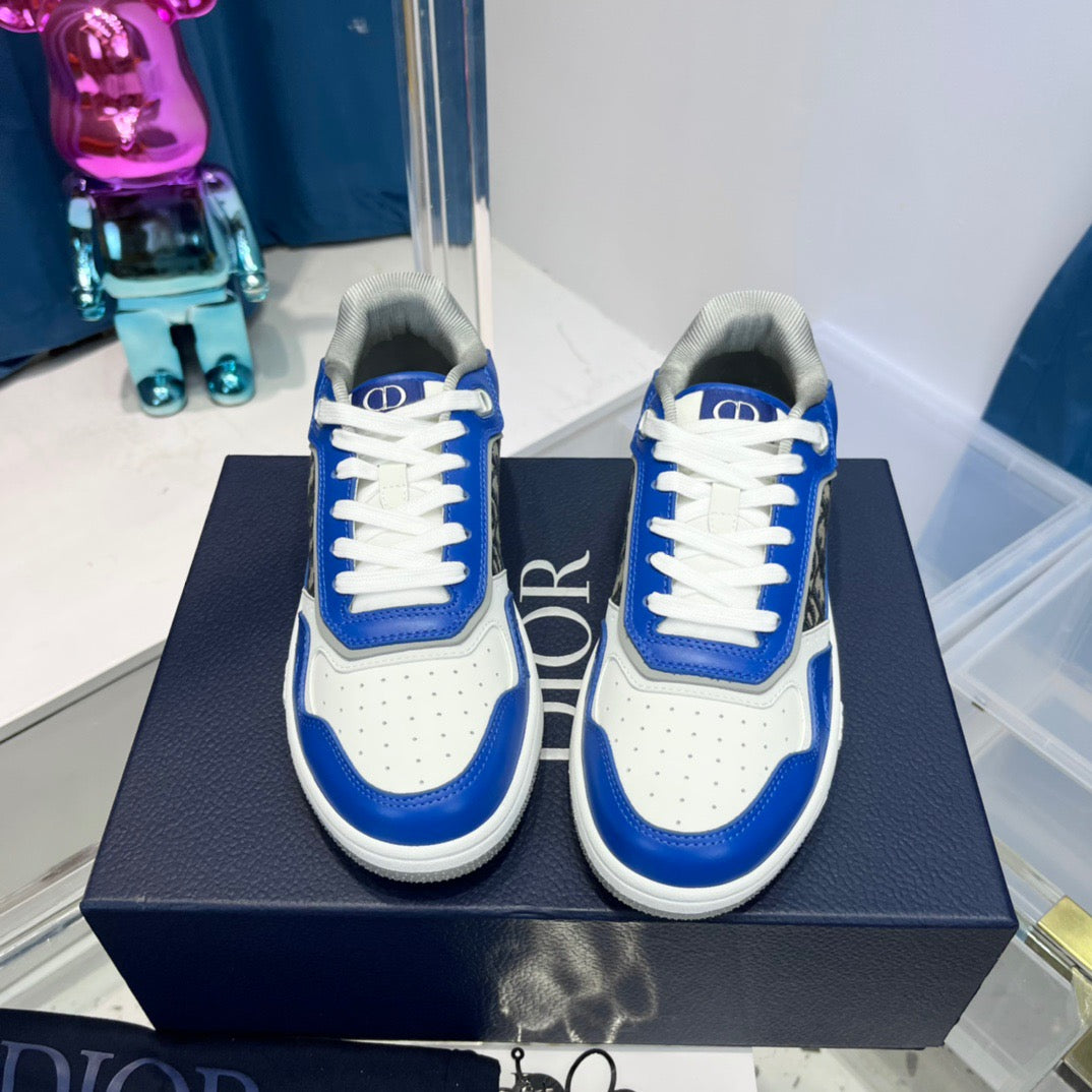 Zapatos azul blanco y rojo blanco