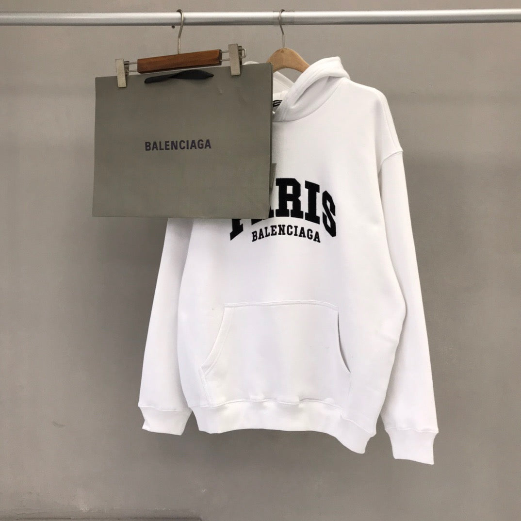Sudaderas con capucha blancas y negras