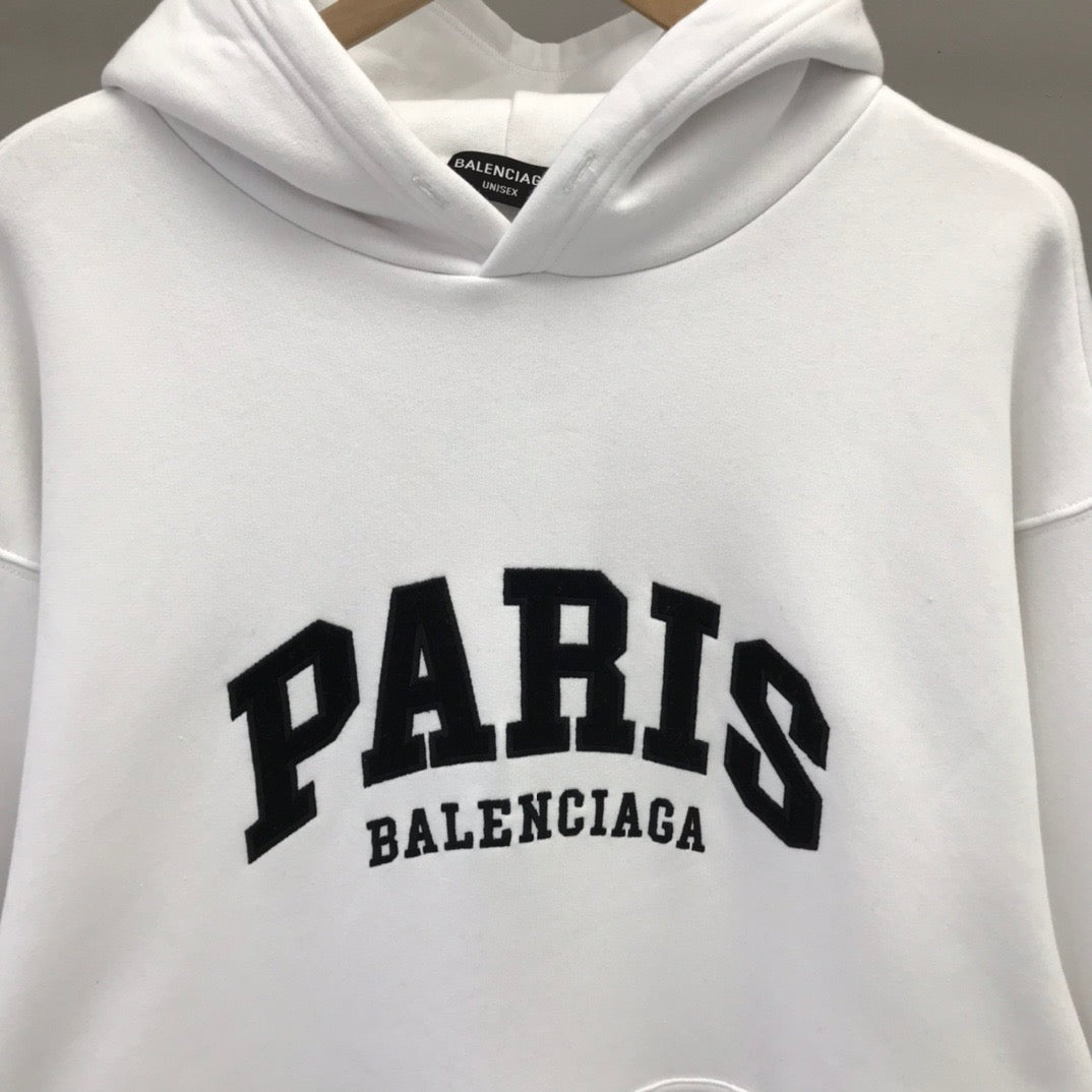 Sudaderas con capucha blancas y negras
