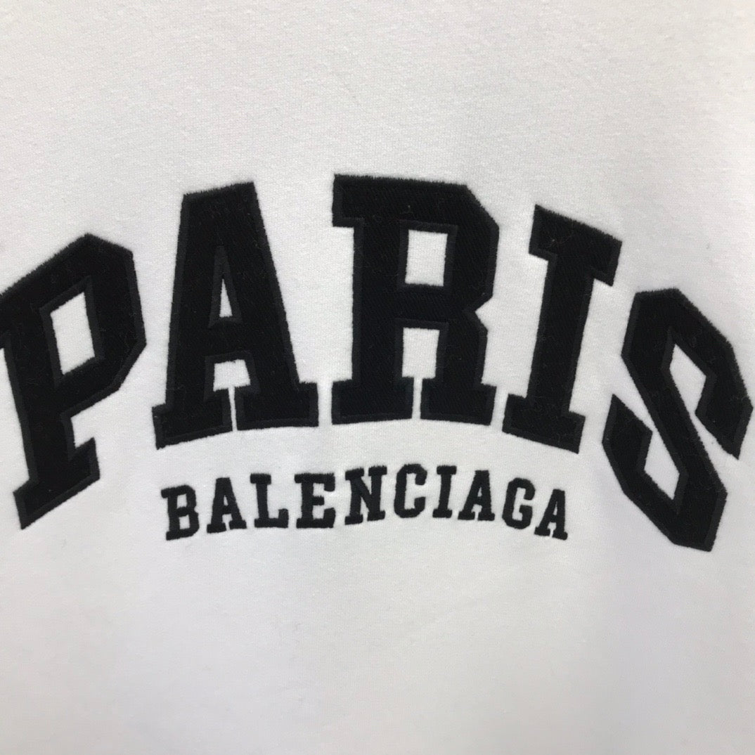 Sudaderas con capucha blancas y negras