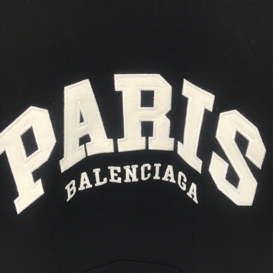 Sudaderas con capucha blancas y negras