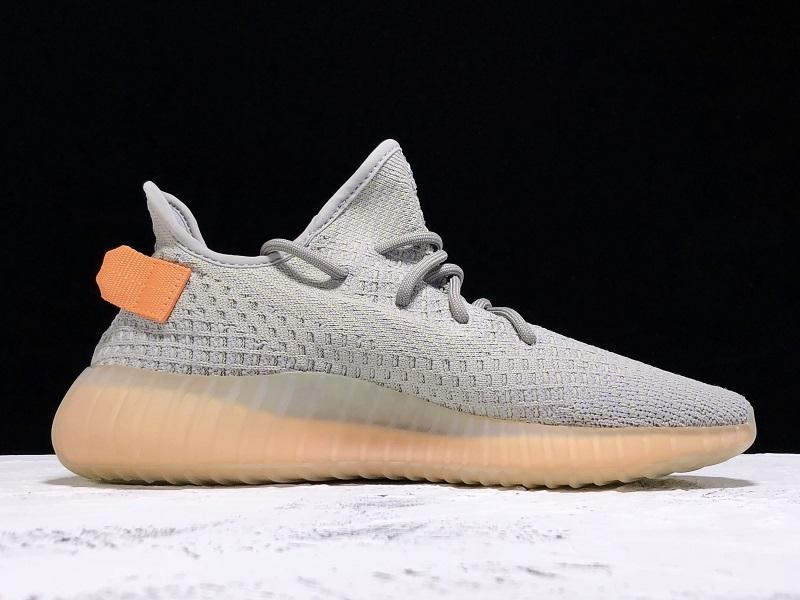 Yeezy 350 Boost V2 "شكل حقيقي"