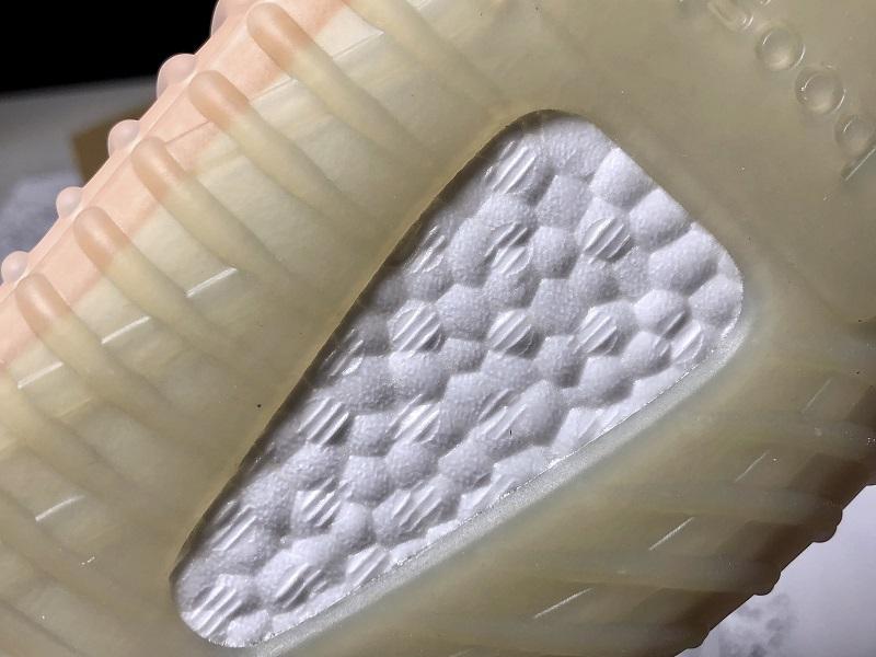 Yeezy 350 Boost V2 "شكل حقيقي"