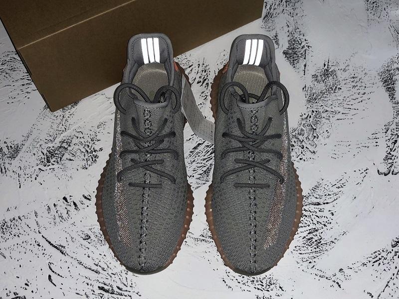 Yeezy 350 Boost V2 "شكل حقيقي"