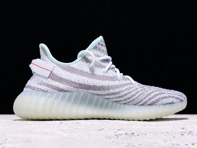 ييزي بوست 350 V2 لوندمارك