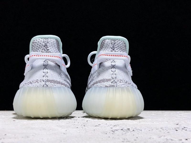 ييزي بوست 350 V2 لوندمارك