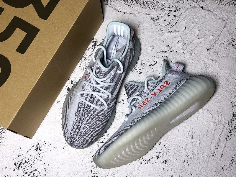 ييزي بوست 350 V2 لوندمارك