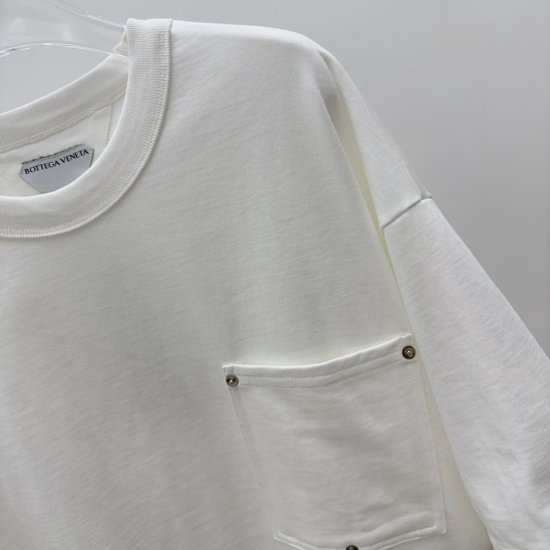 White T-shirt - Size L