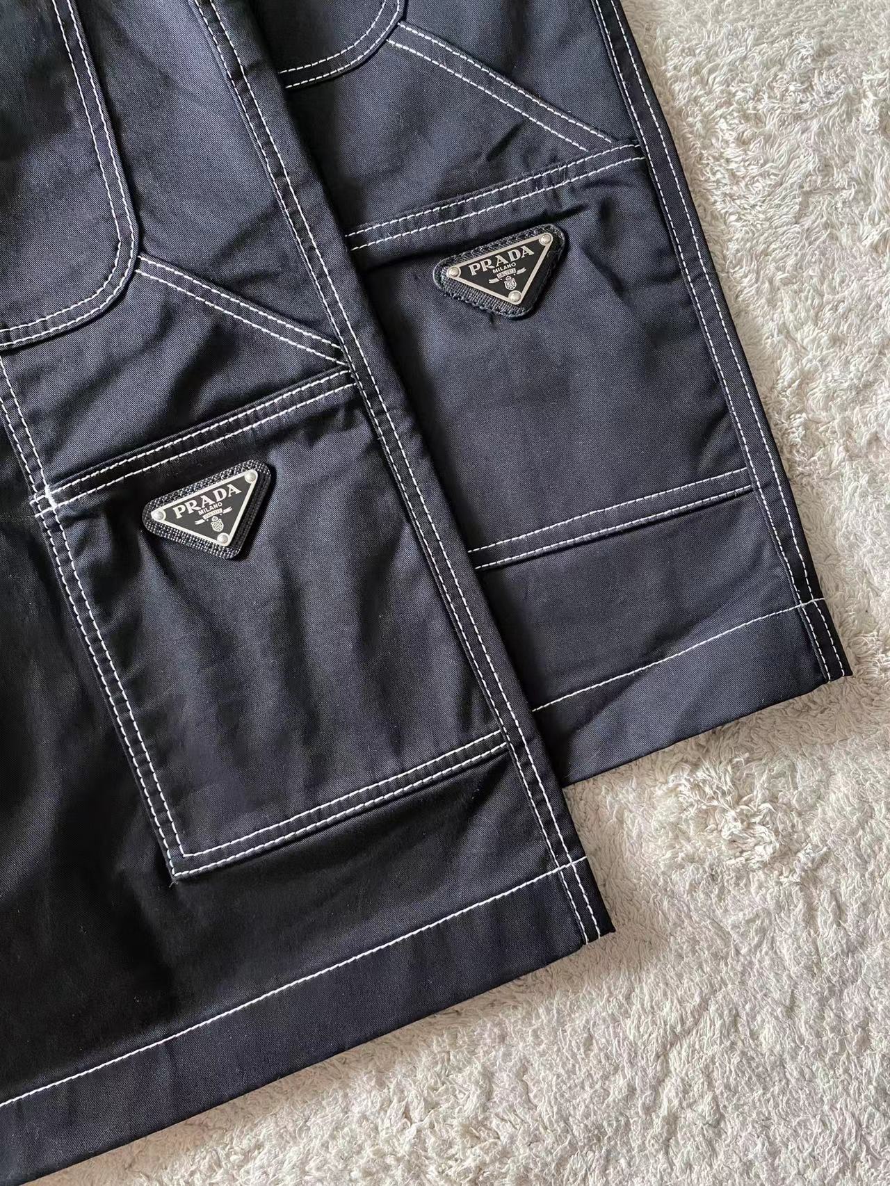 Black Short