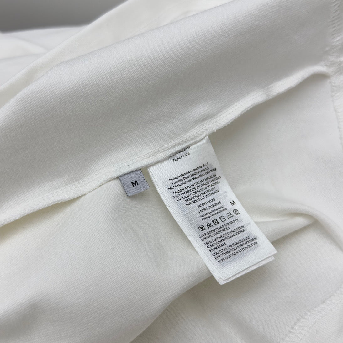 White T-shirt - Size L