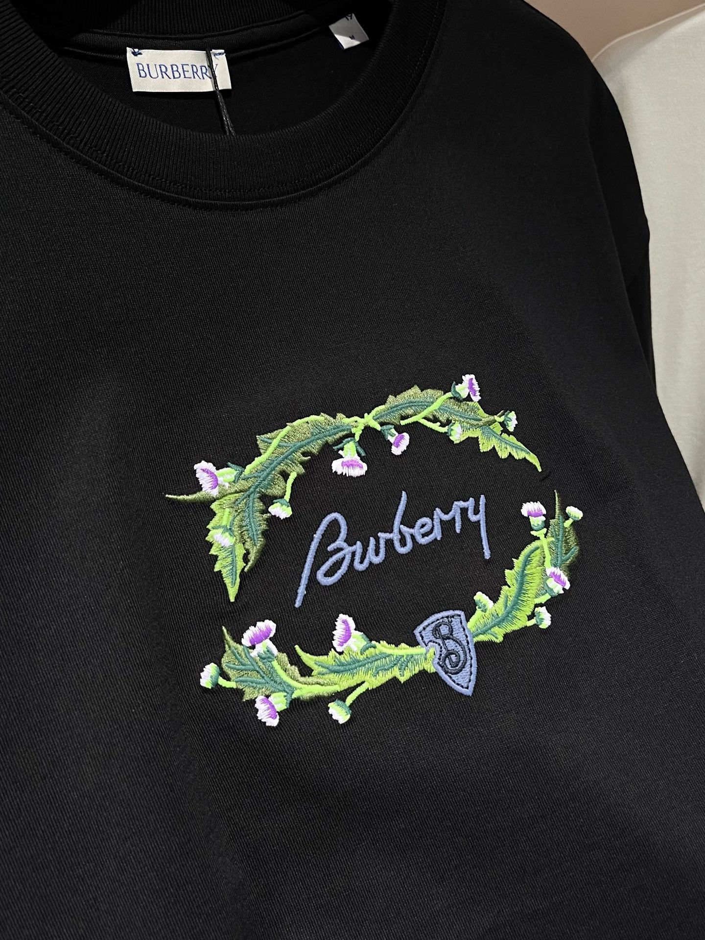 Camiseta en blanco y negro