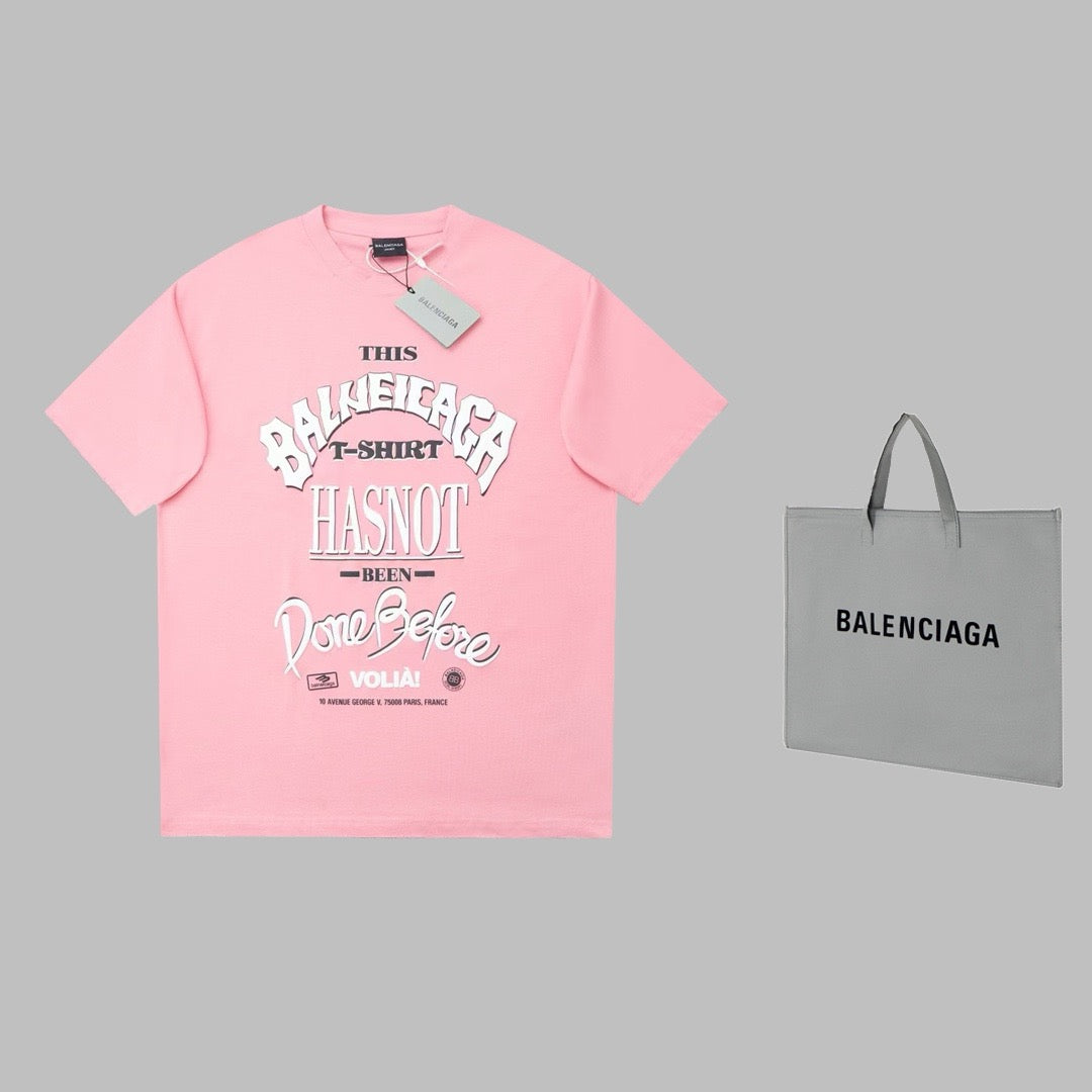 Blaues, rosa und weißes T-Shirt