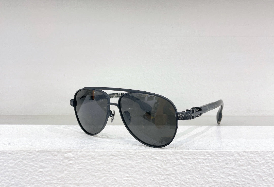 Schwarze, braune und blaue Sonnenbrille