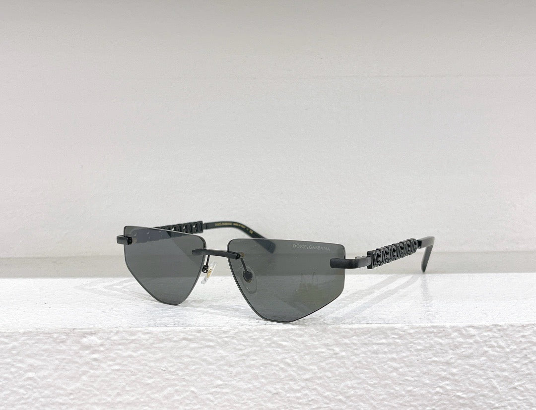 Gafas de sol negras, rosas y marrones