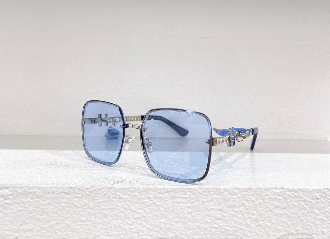Braune, schwarze und blaue Sonnenbrille