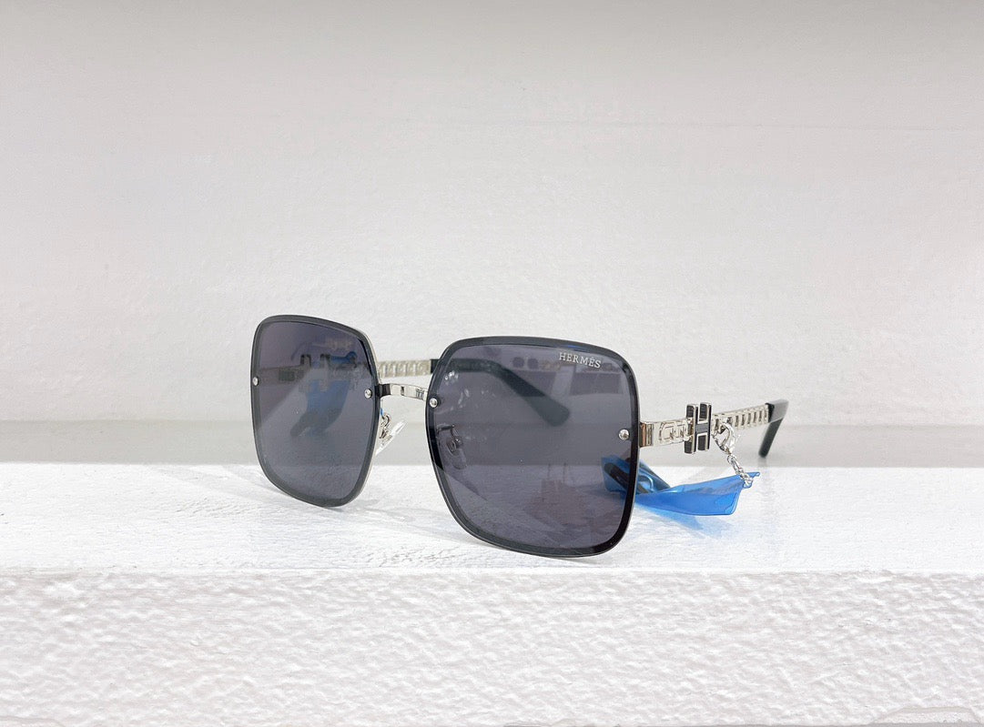 Braune, schwarze und blaue Sonnenbrille