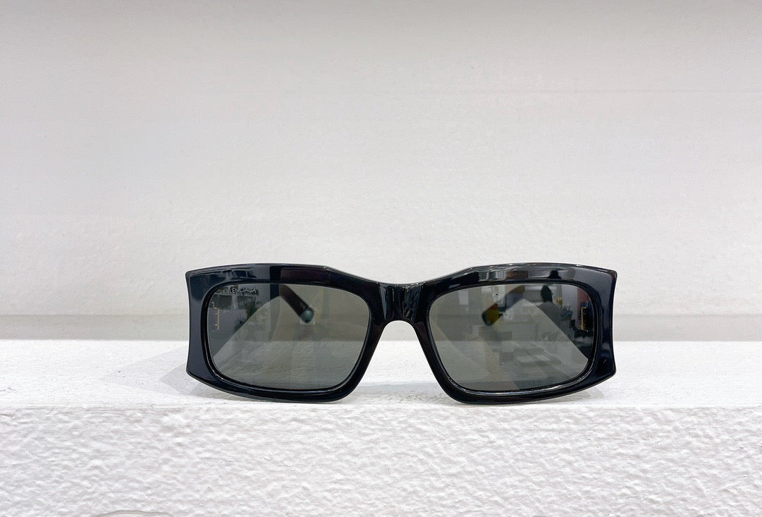 Black,White,Blue and Brown Sunglass