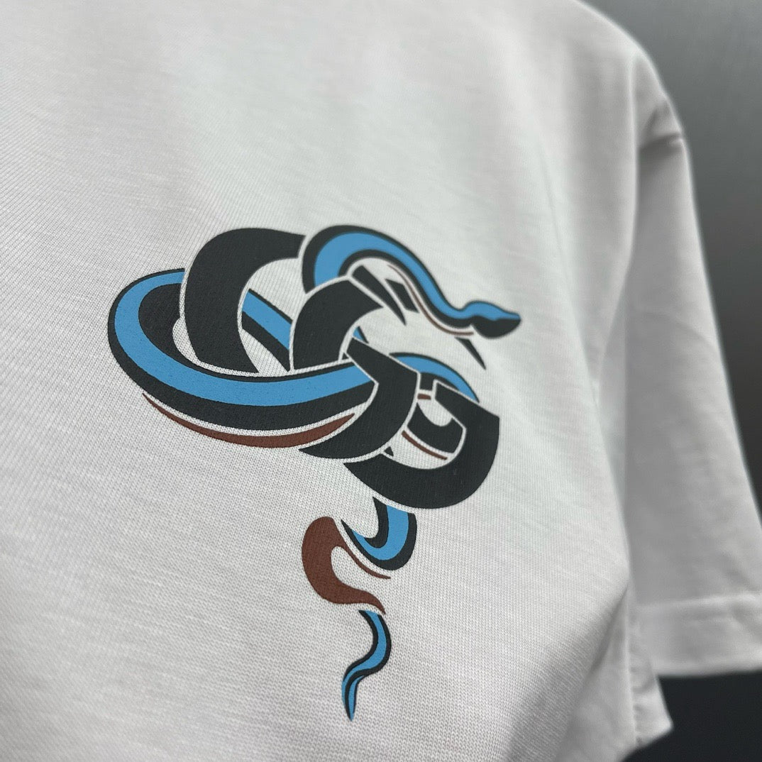 Schwarz-weißes T-Shirt