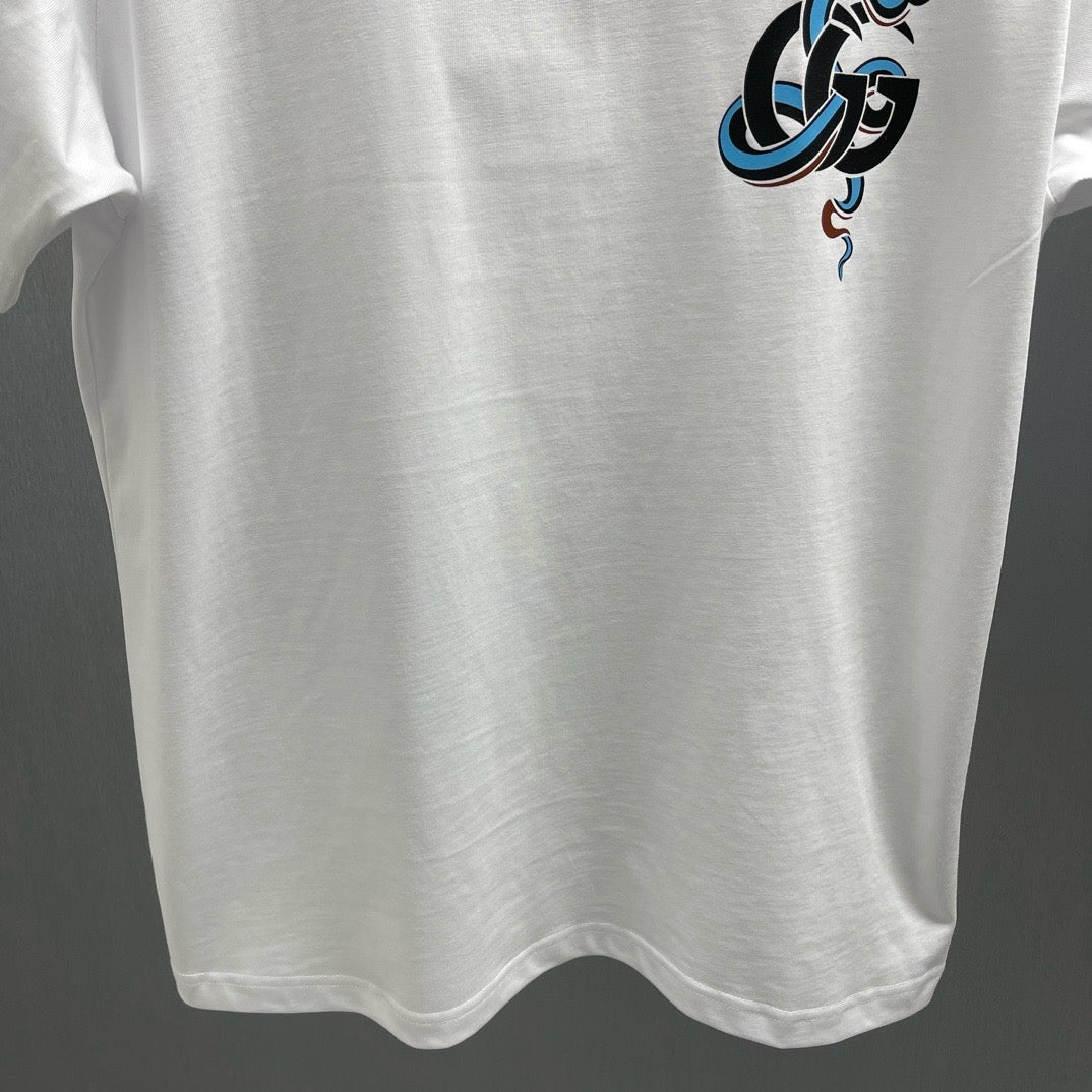 Schwarz-weißes T-Shirt