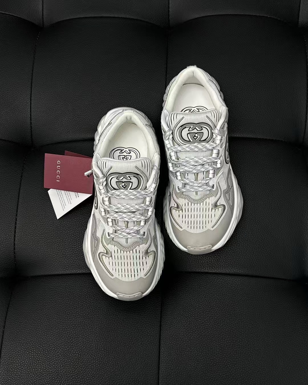 Mehrfarbige Schuhe