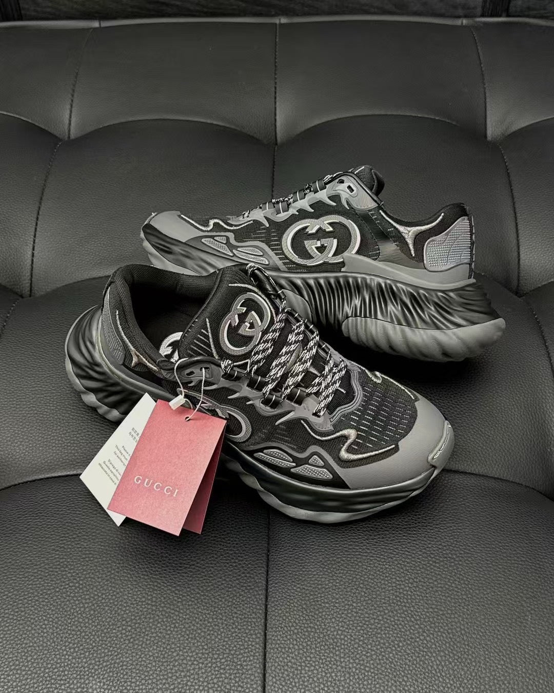 Mehrfarbige Schuhe