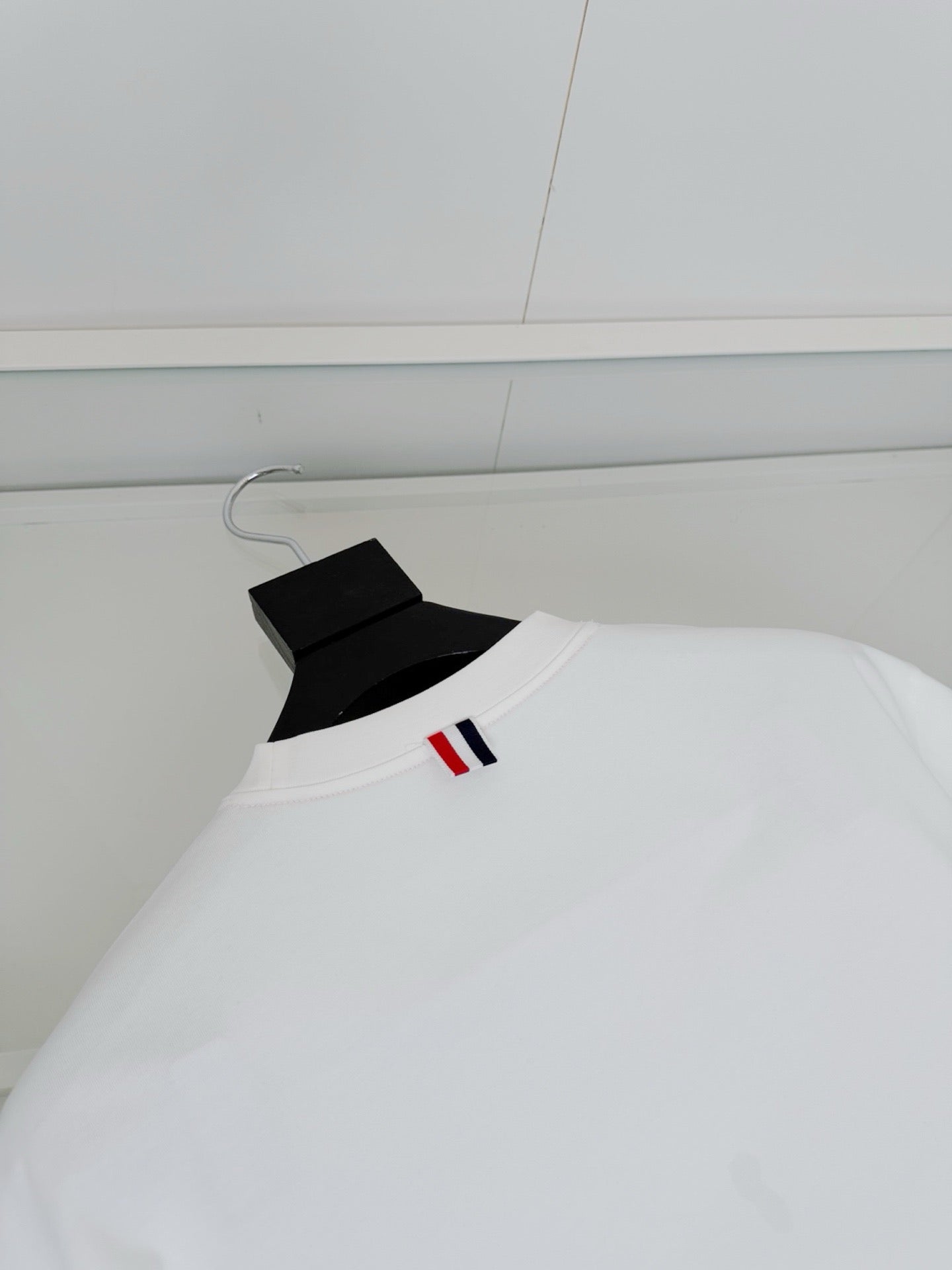 Camiseta en blanco y negro