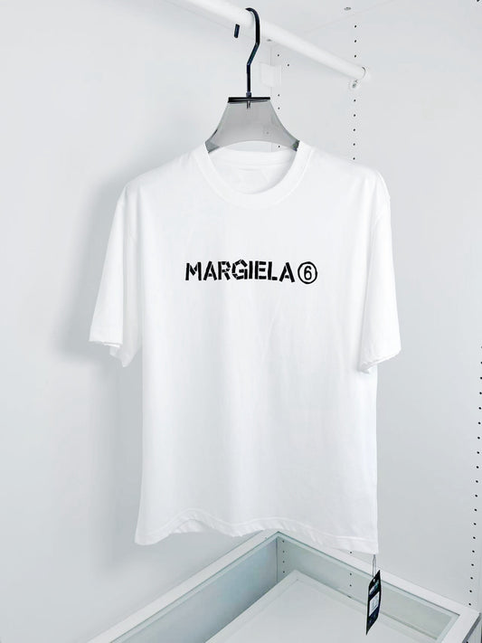 Schwarz-weißes T-Shirt