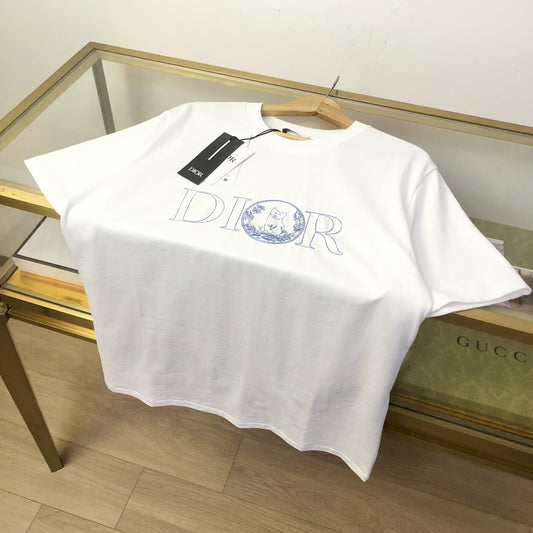 Camiseta azul cielo y blanca