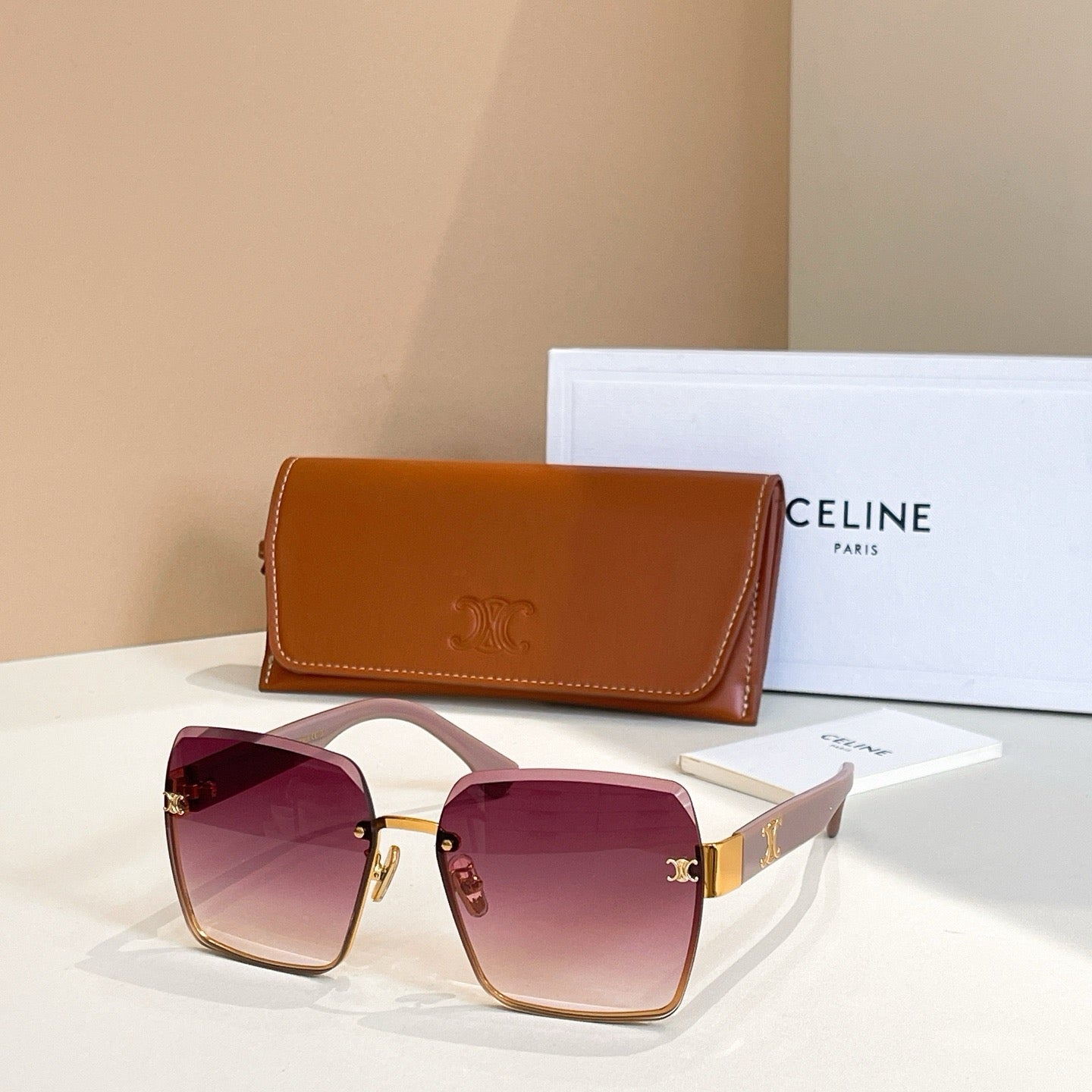 Mehrfarbige Sonnenbrille