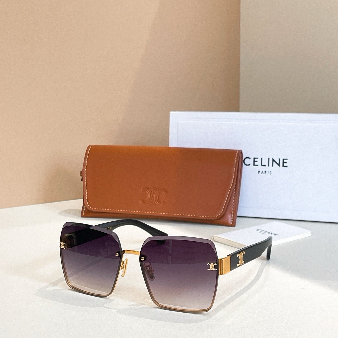Mehrfarbige Sonnenbrille