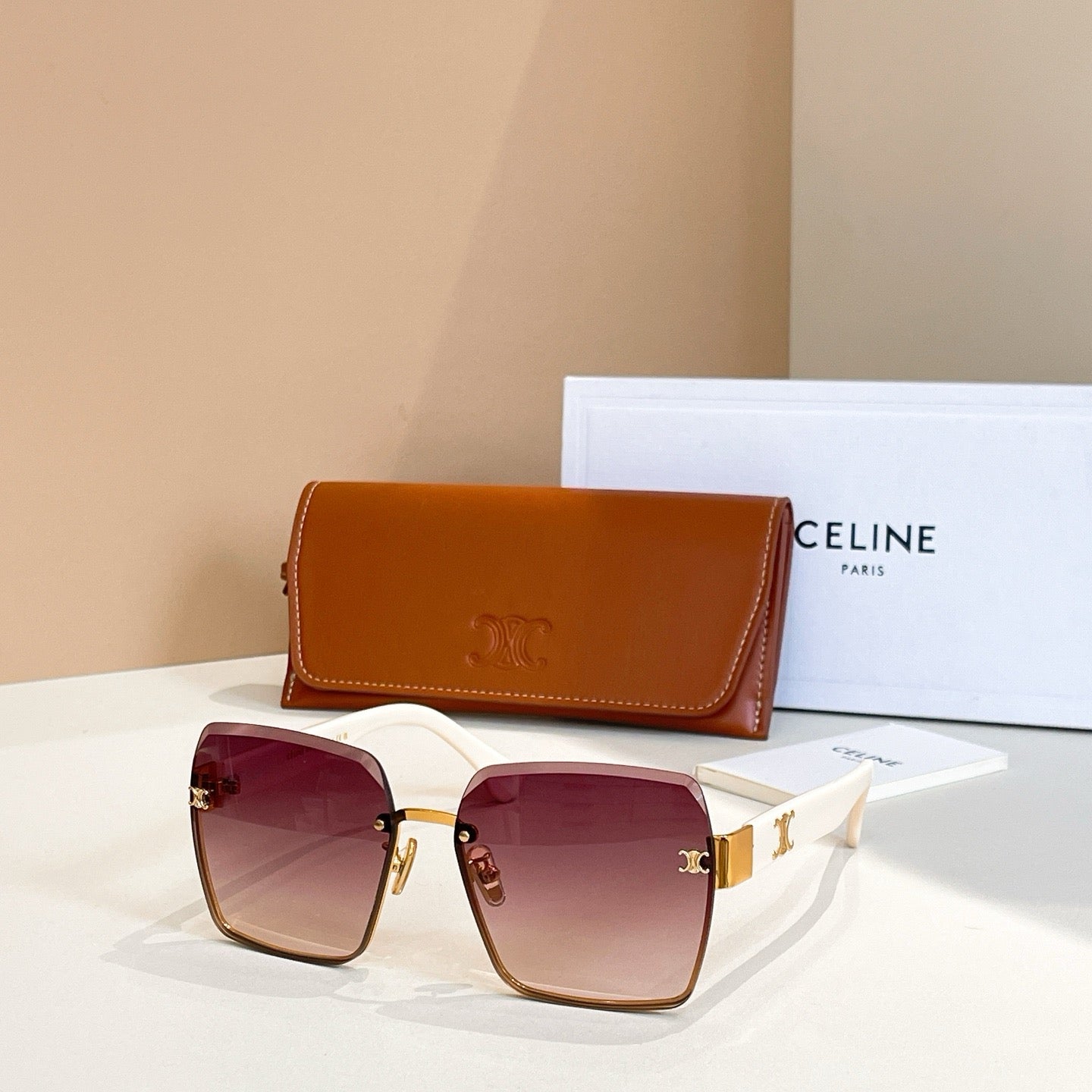 Mehrfarbige Sonnenbrille