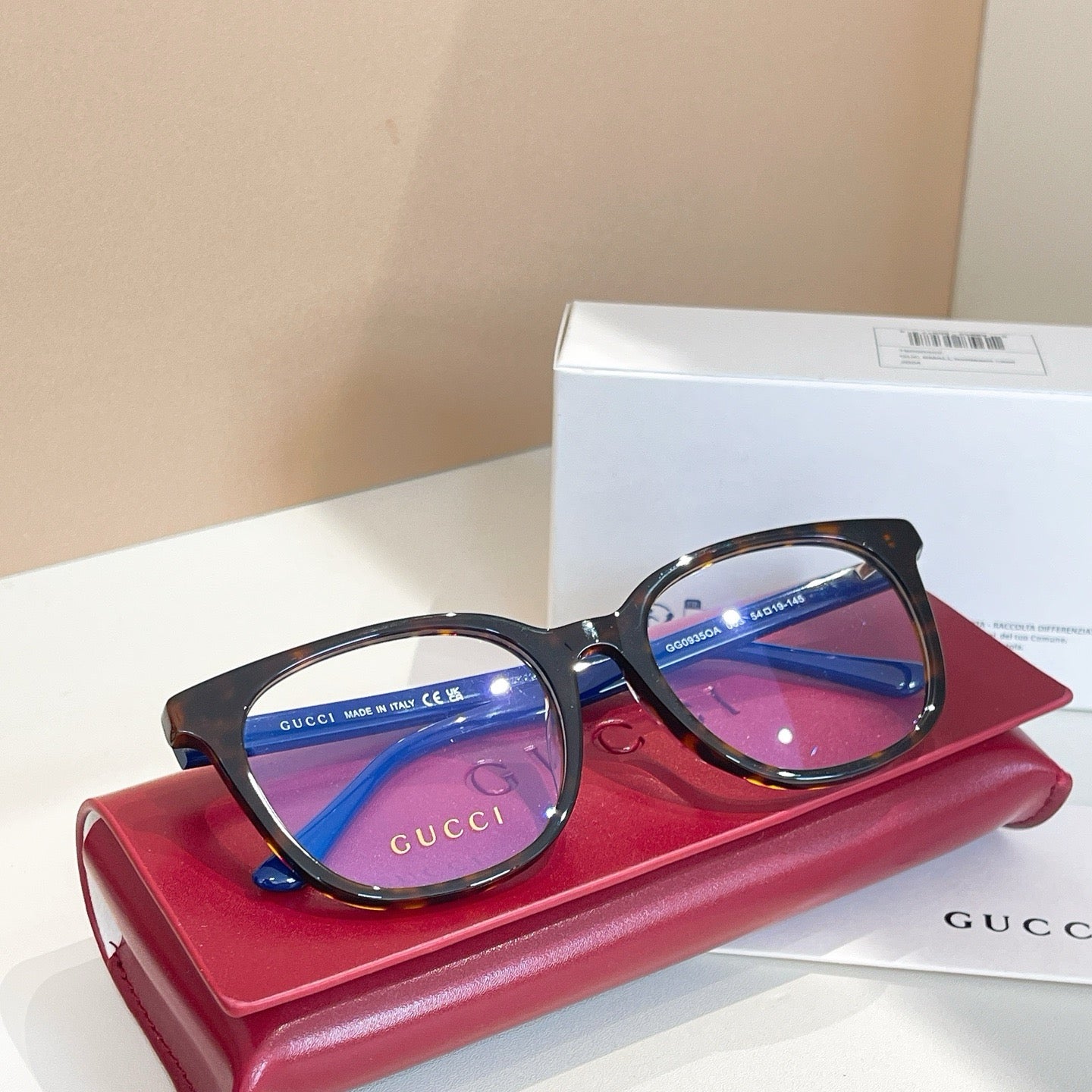 Mehrfarbige Sonnenbrille