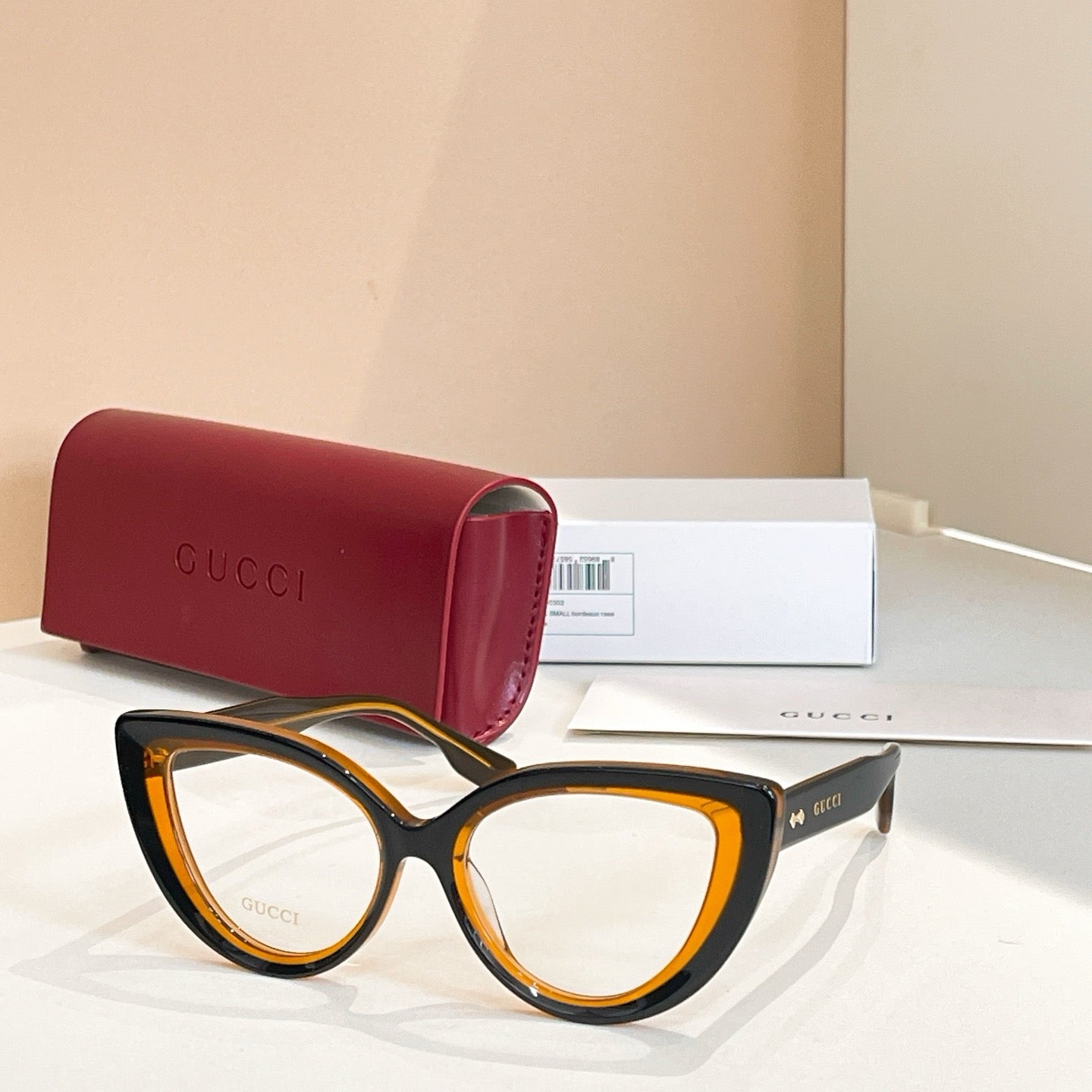 Mehrfarbige Sonnenbrille