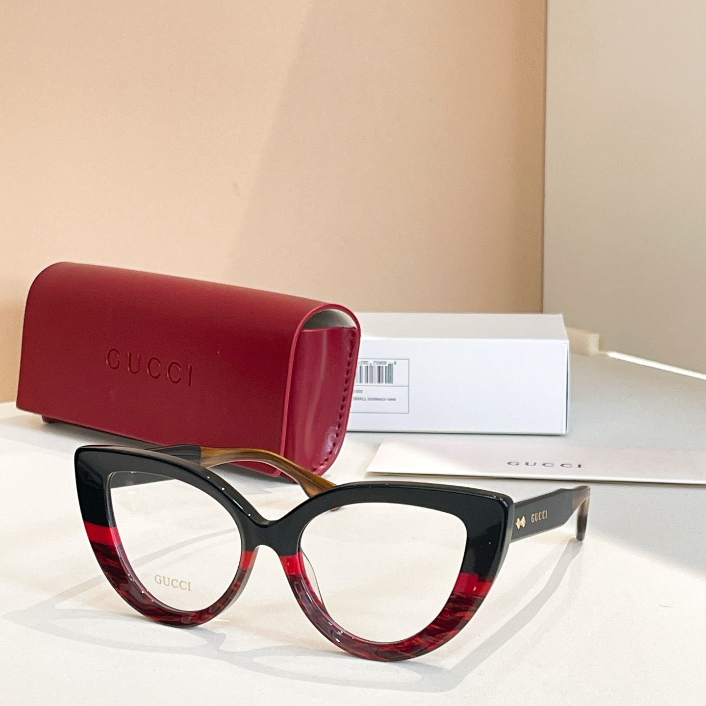 Mehrfarbige Sonnenbrille
