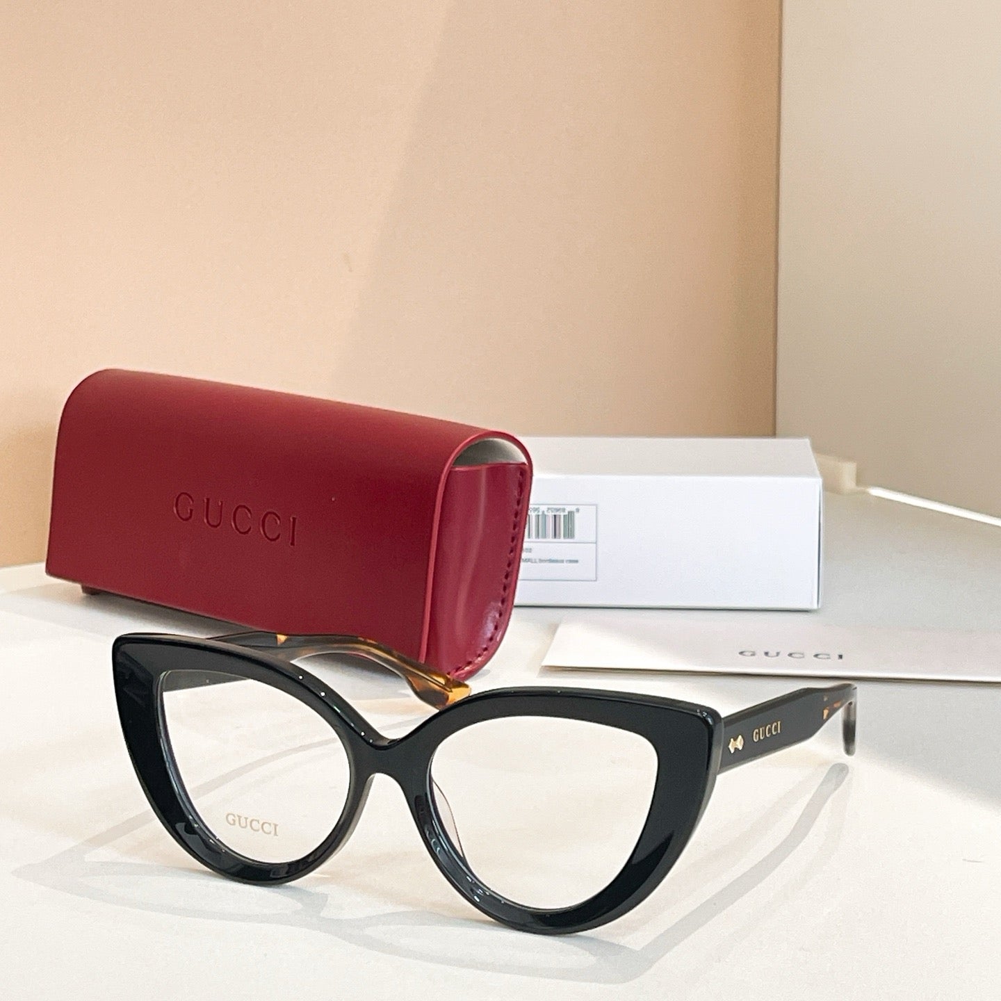 Mehrfarbige Sonnenbrille