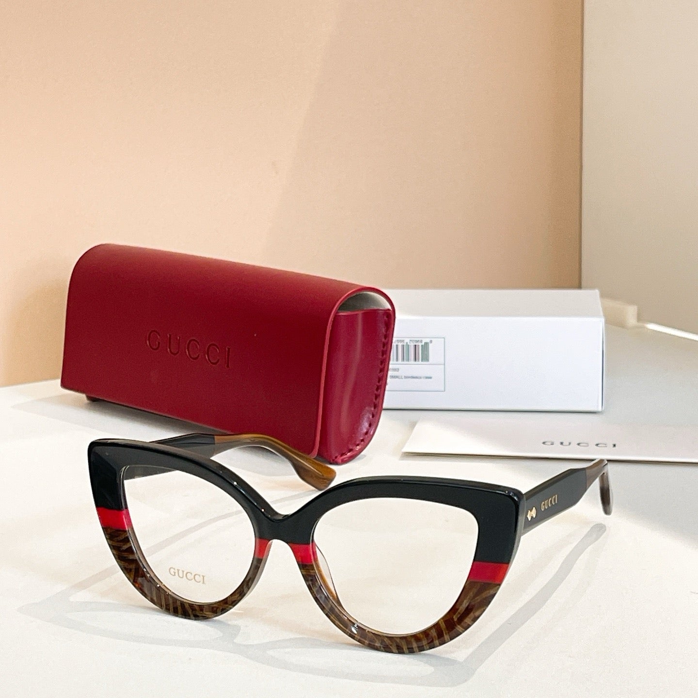 Mehrfarbige Sonnenbrille