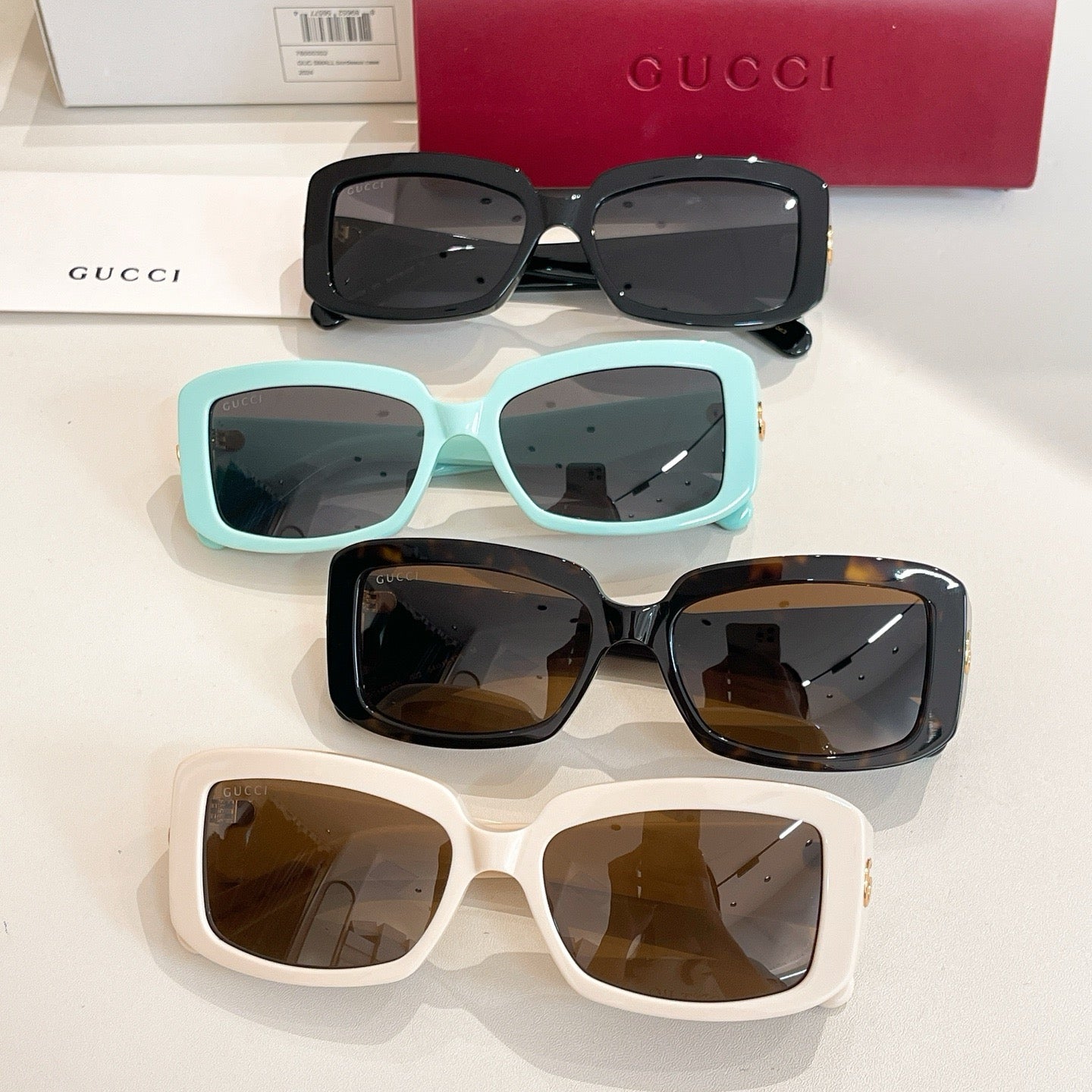 Mehrfarbige Sonnenbrille