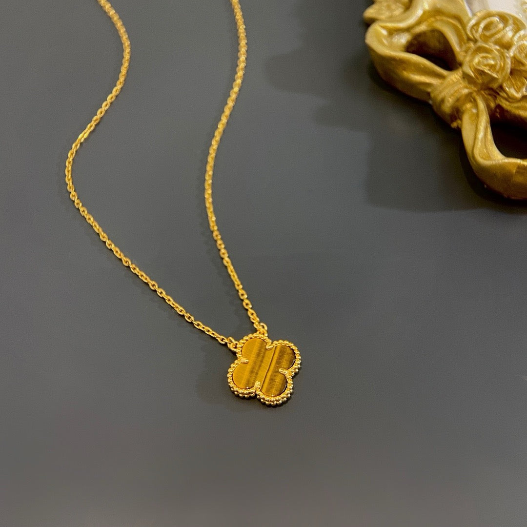 Goldene Halskette