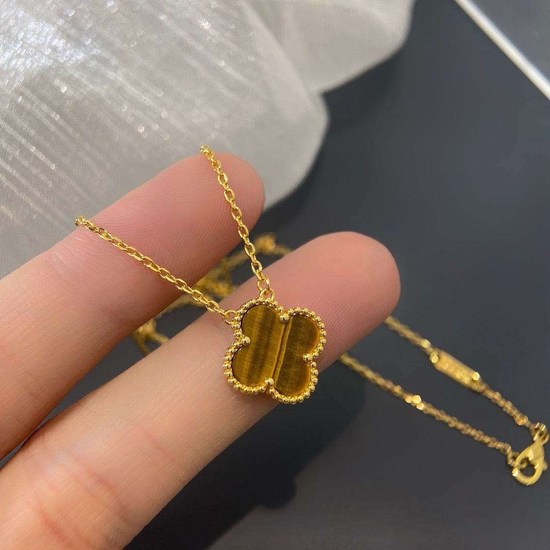 Goldene Halskette